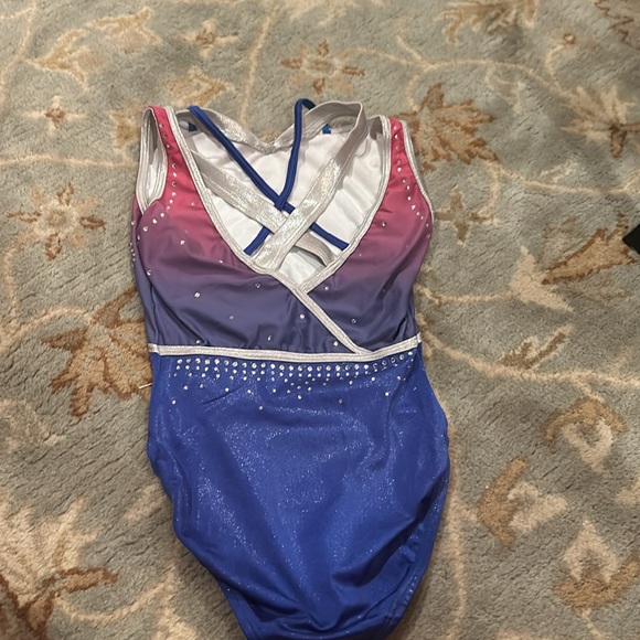 Leotards - Picture 2 of 5